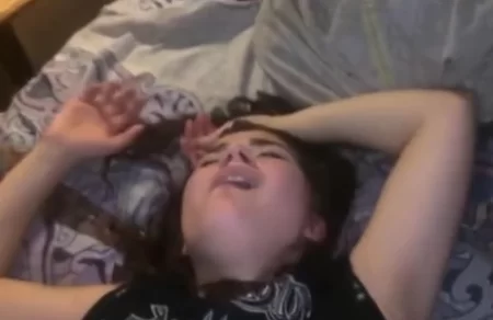 "Почему ты меня дразнишь и не даёшь кончить?" – Слил домашний секс с женой