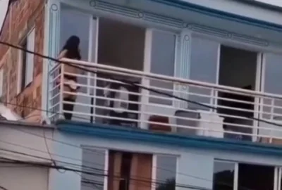 Неожиданное возвращение жены: любовнице пришлось спрятаться в коробке на балконе [18+, снято очевидцем]