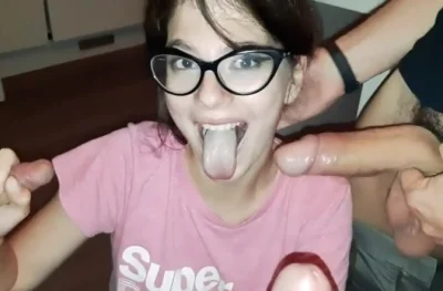 Мужики на вписке пустили пьяную девушку по кругу ей это понравилось